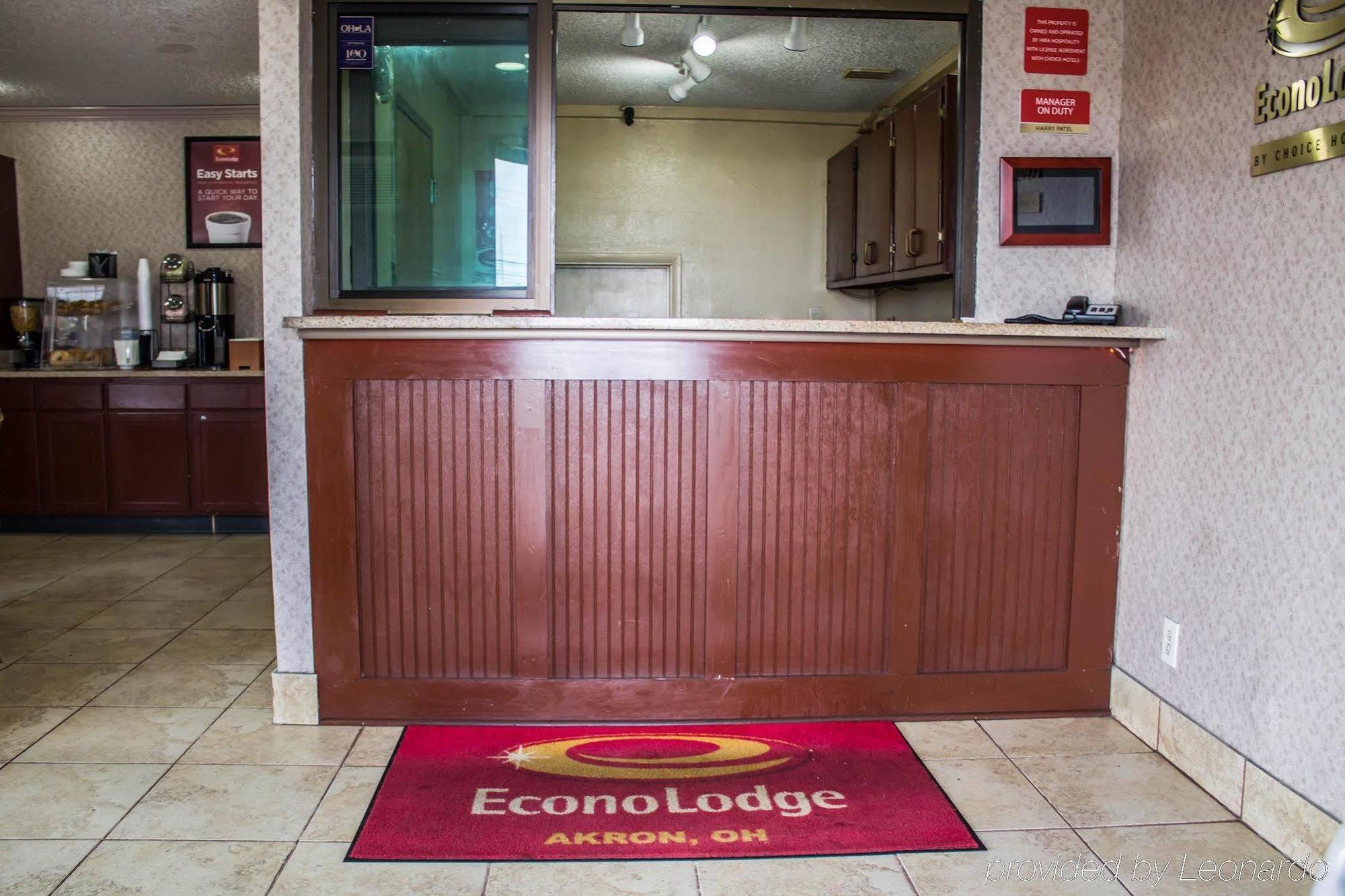 Econo Lodge Akron Copley Northwest Montrose Exterior photo